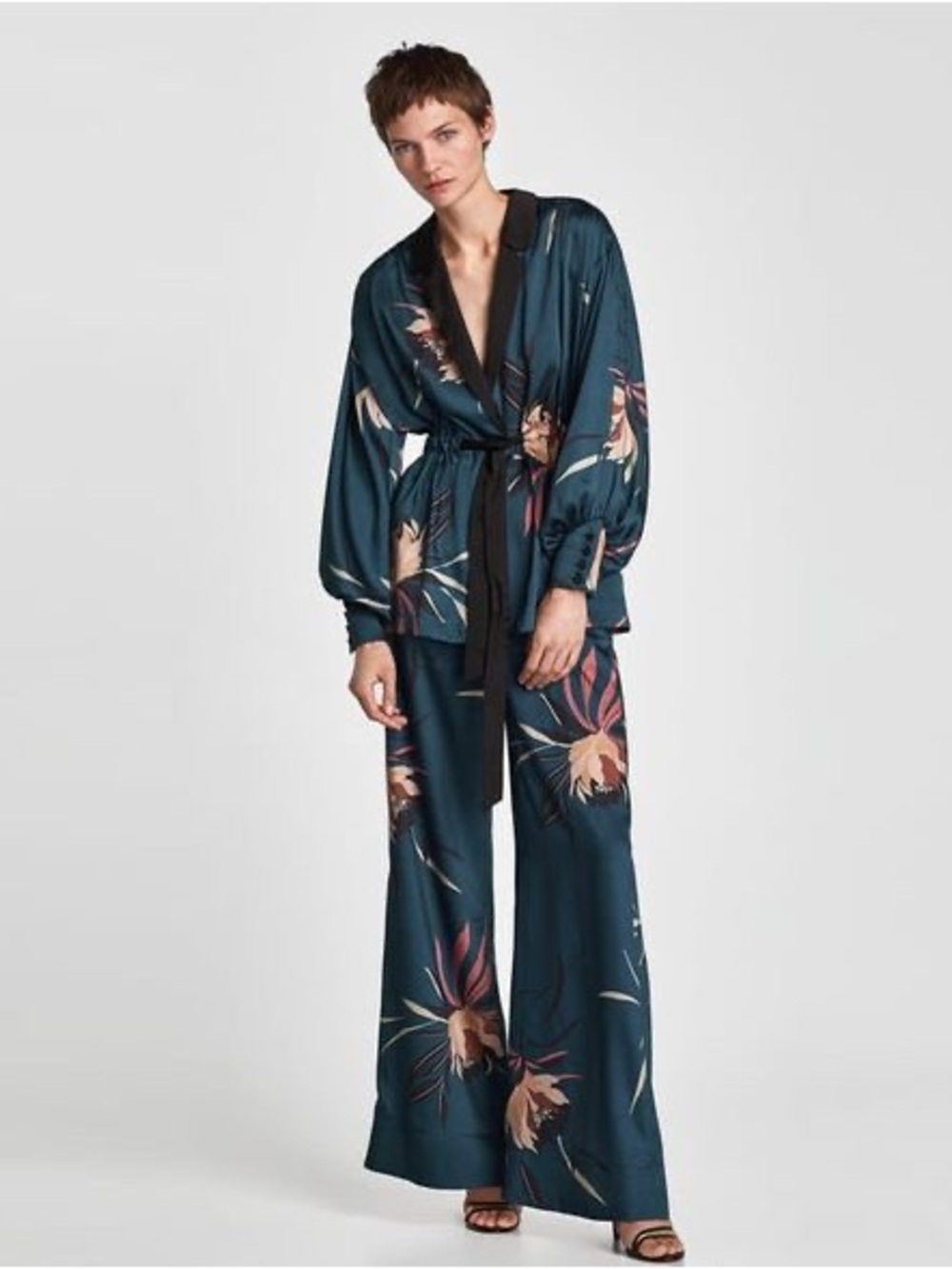 Zara Teal Floral Satin Top w. Black Trim